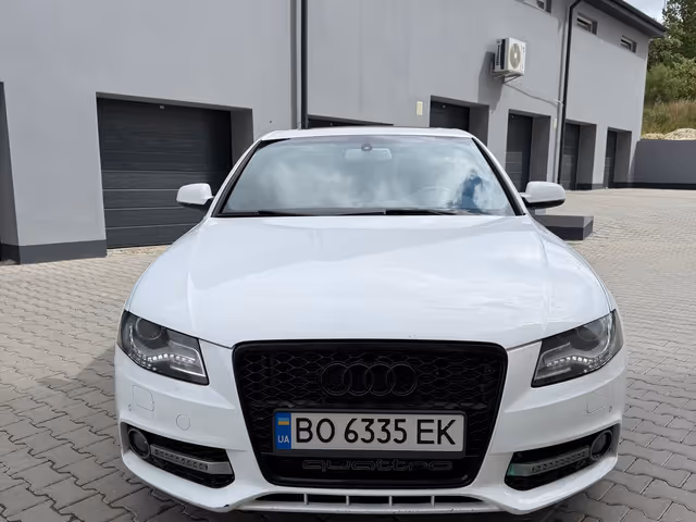 Audi A4 - фото 2