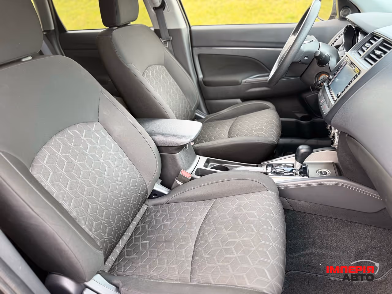 Mitsubishi Outlander Sport - фото 12