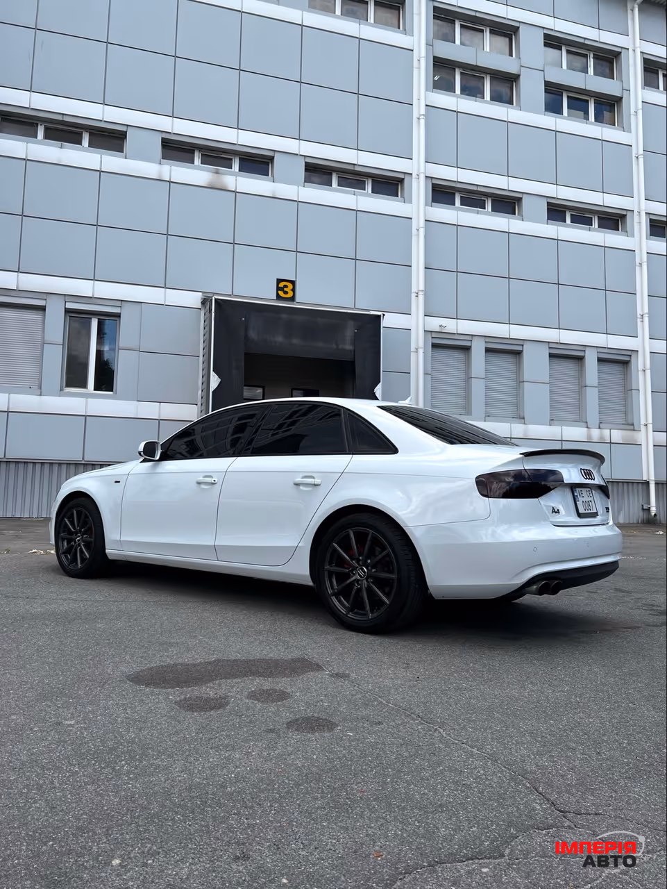 Audi A4 - фото 8