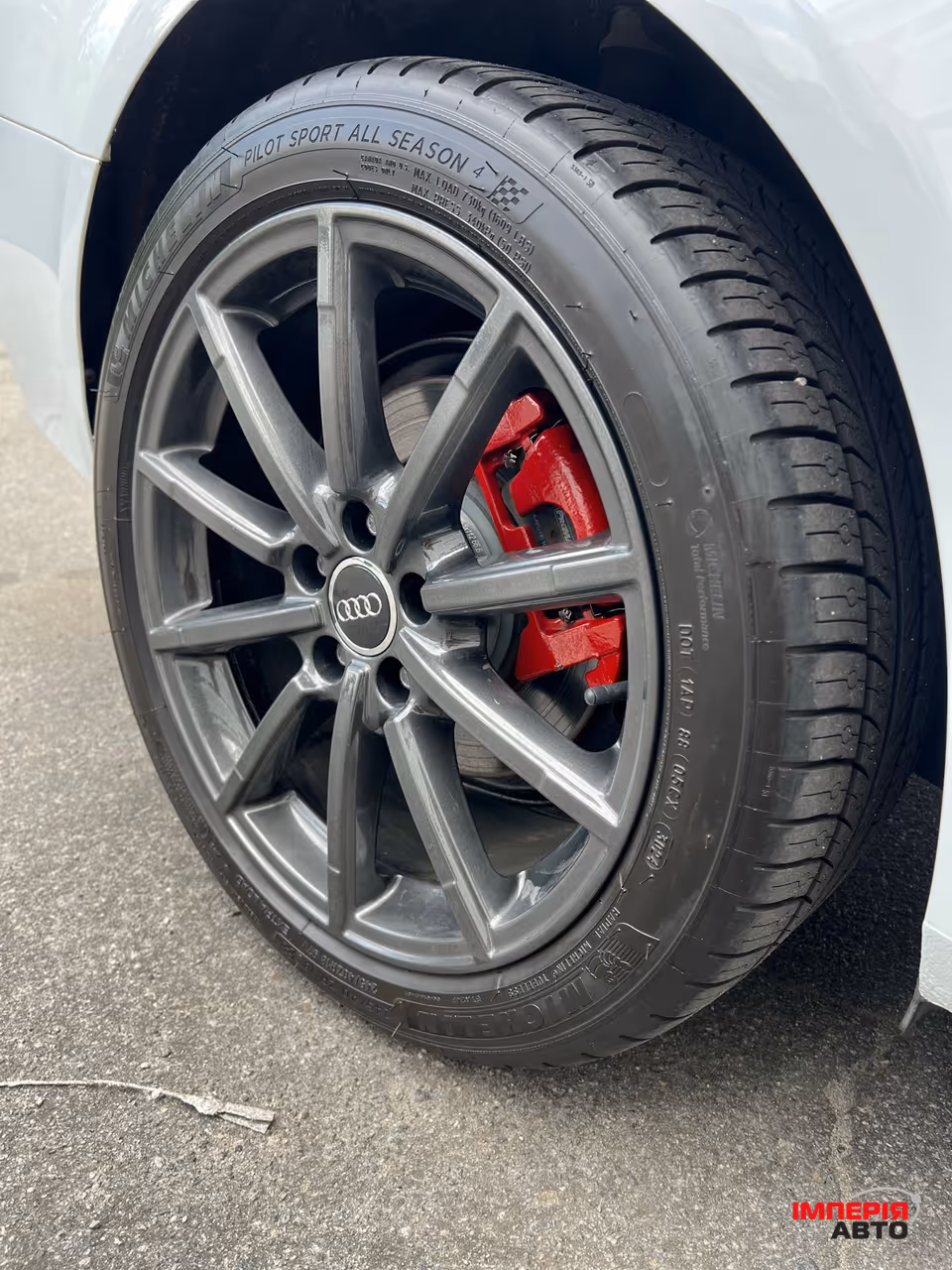 Audi A4 - фото 11