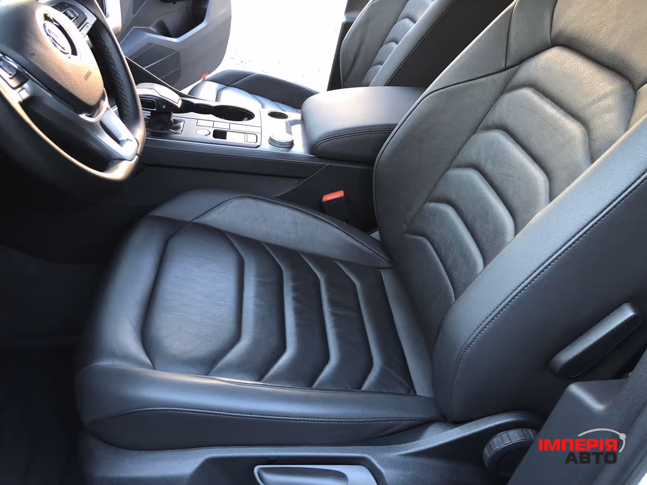 Volkswagen Touareg - фото 31