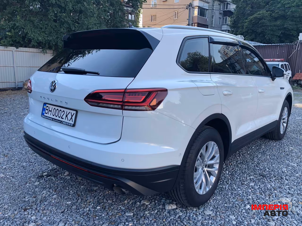 Volkswagen Touareg - фото 8