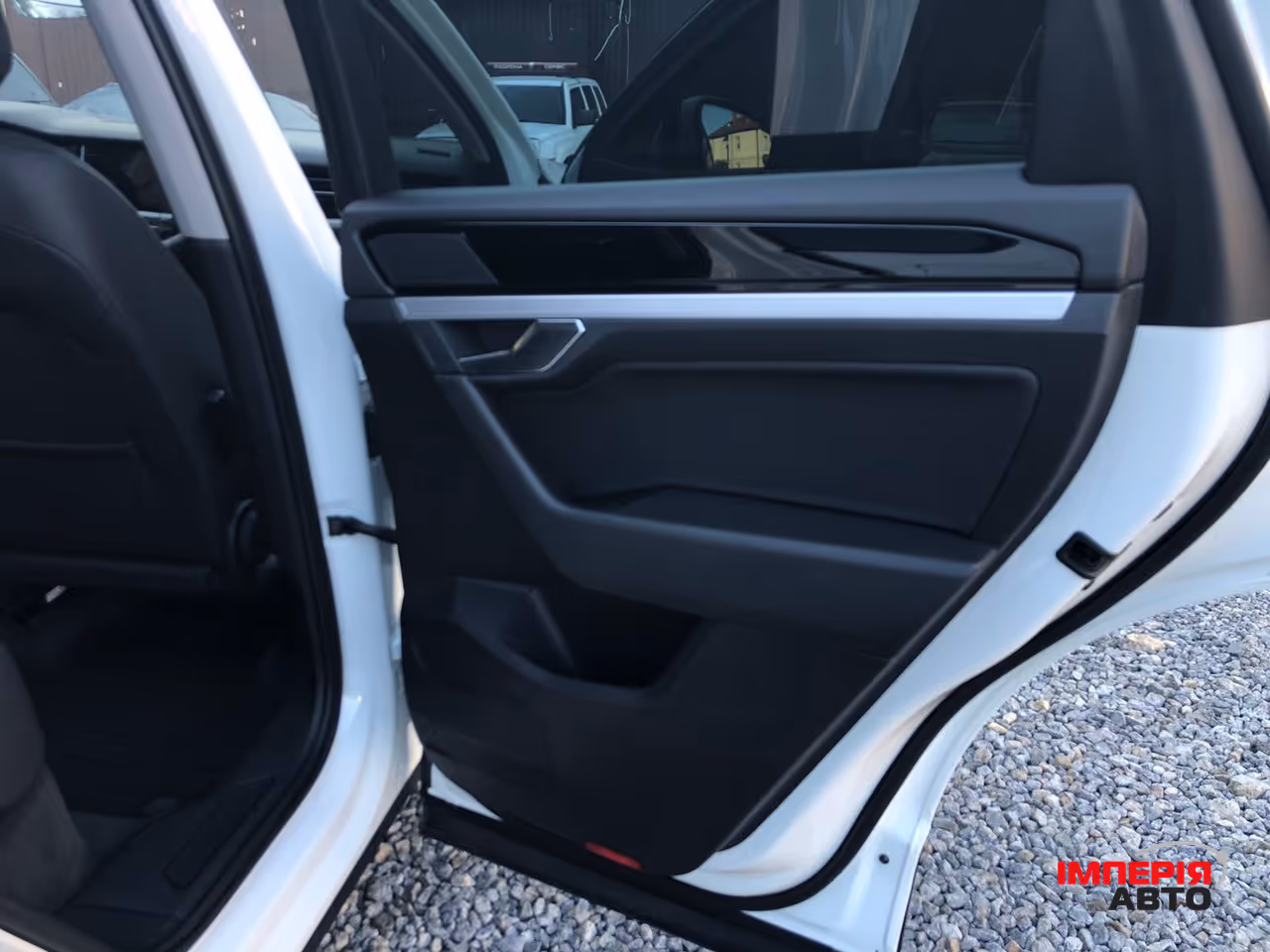 Volkswagen Touareg - фото 37