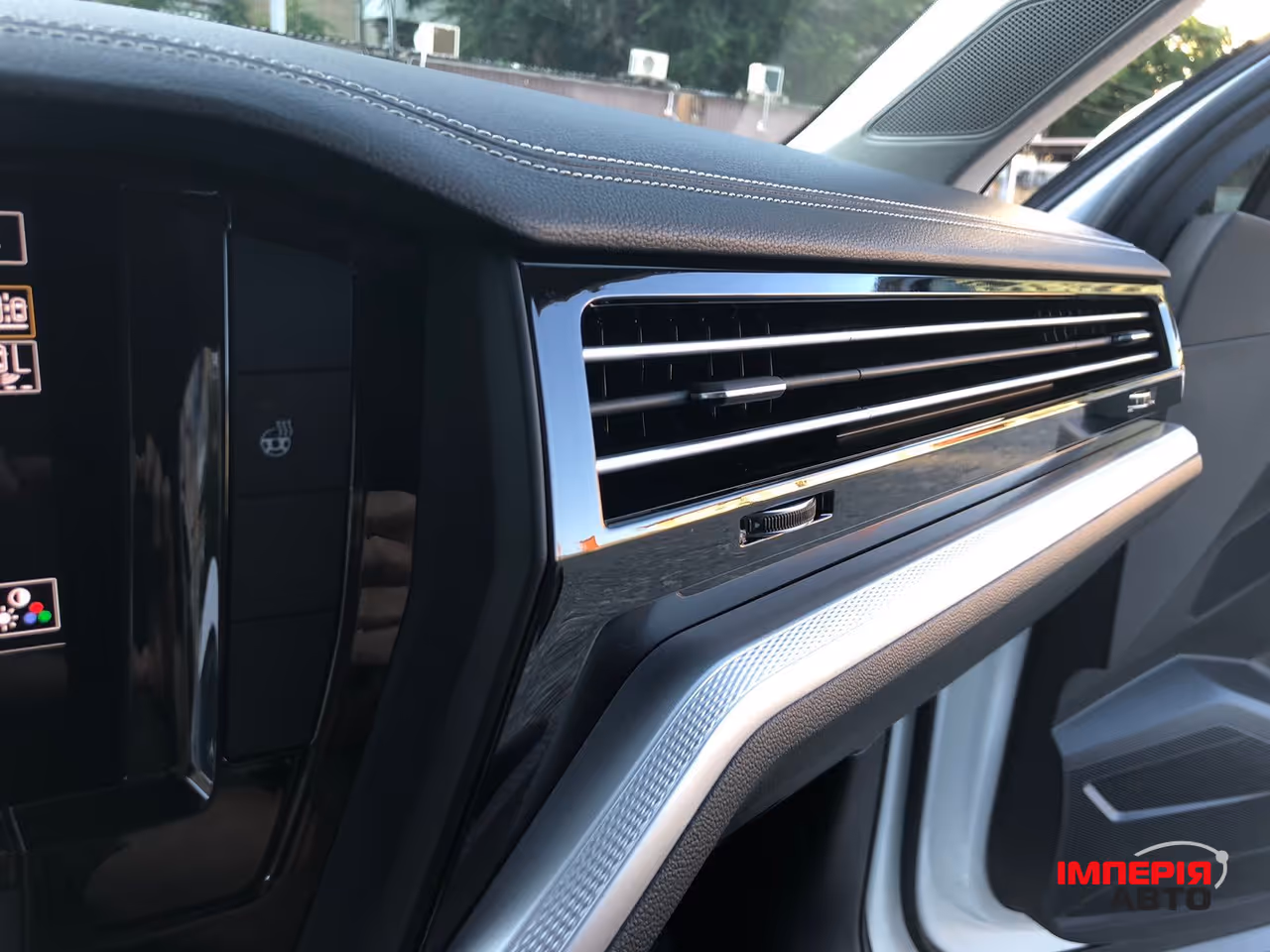 Volkswagen Touareg - фото 23