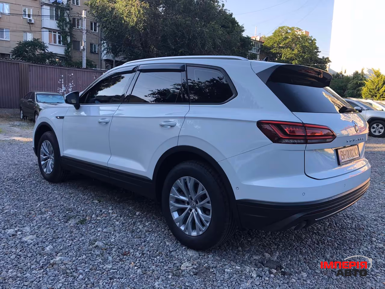 Volkswagen Touareg - фото 7