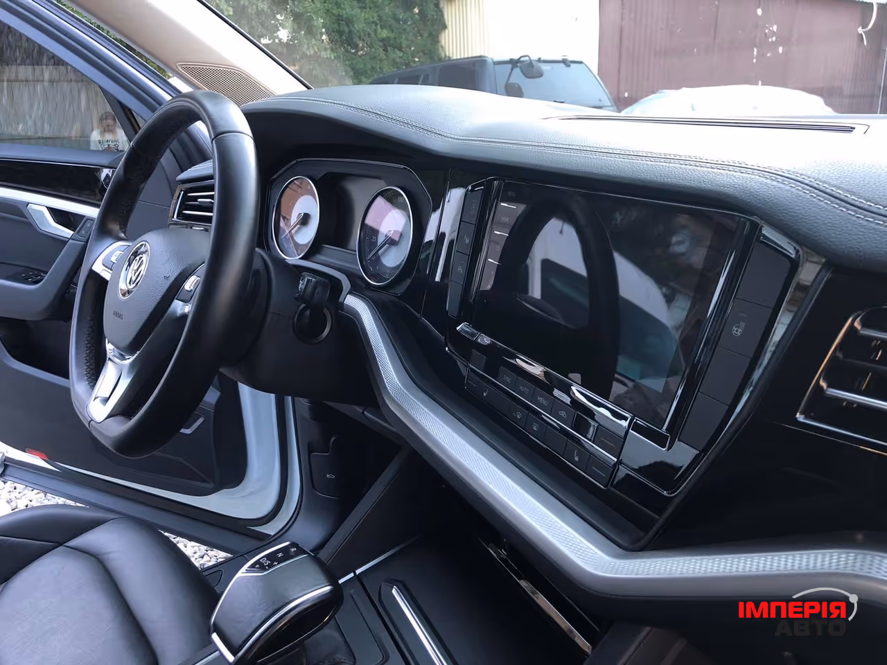 Volkswagen Touareg - фото 14