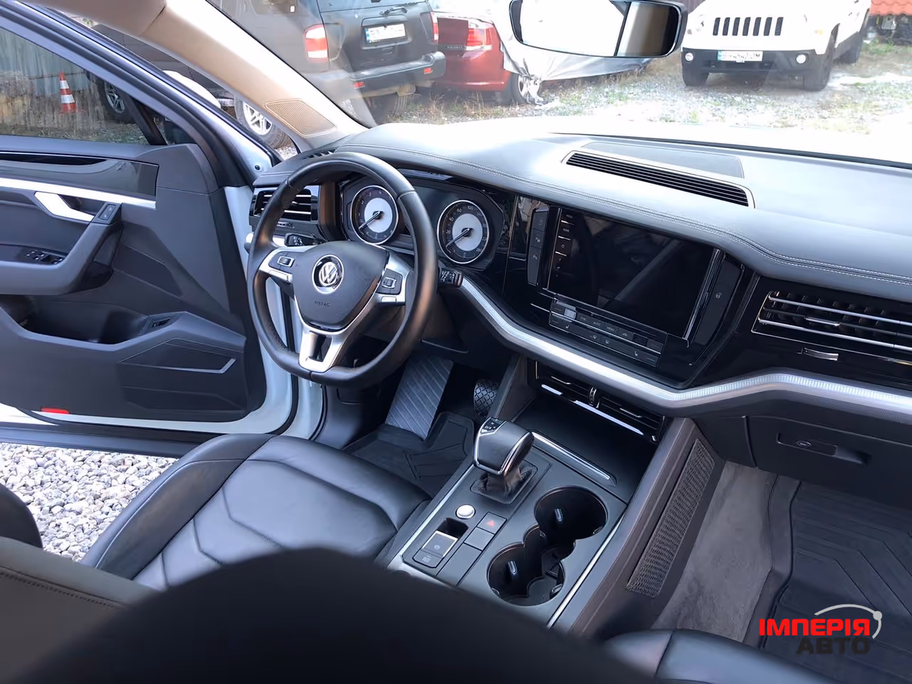 Volkswagen Touareg - фото 17