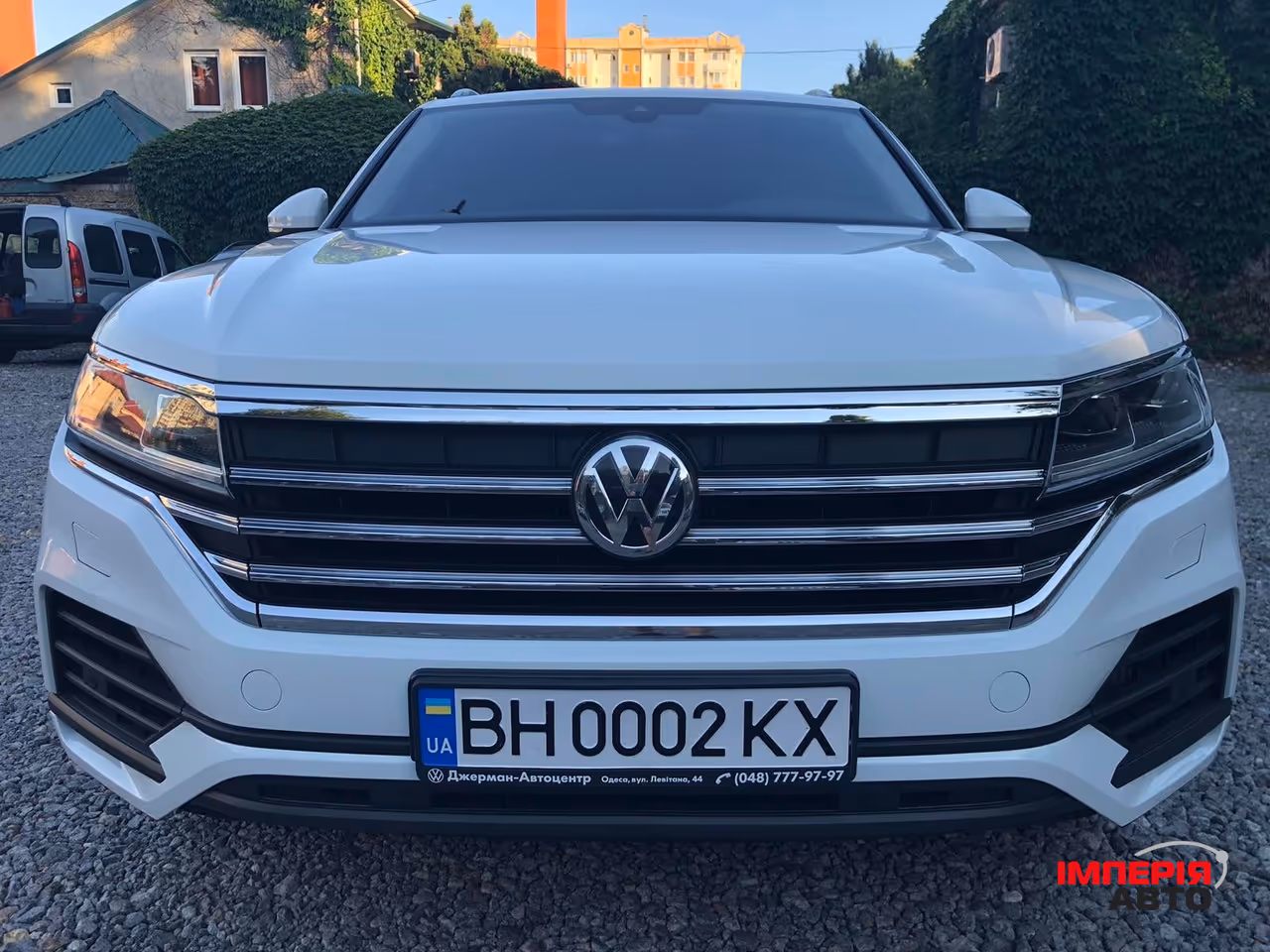 Volkswagen Touareg - фото 1