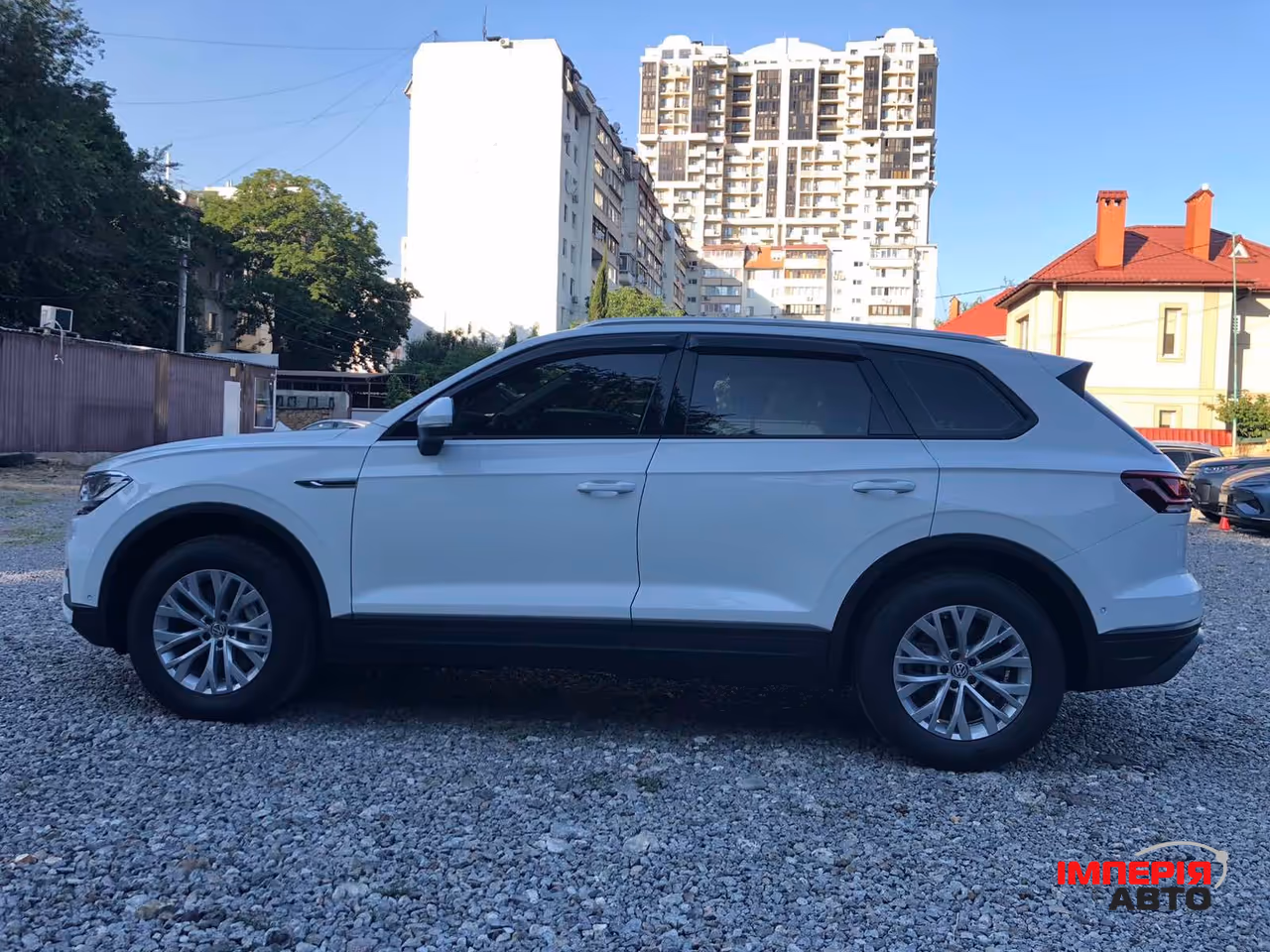 Volkswagen Touareg - фото 4