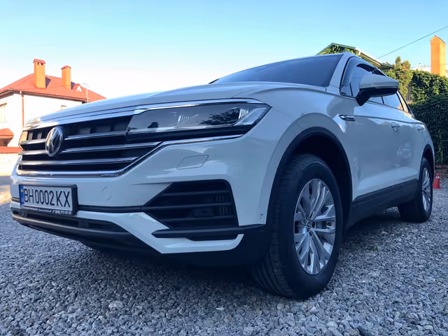 Volkswagen Touareg - фото 3