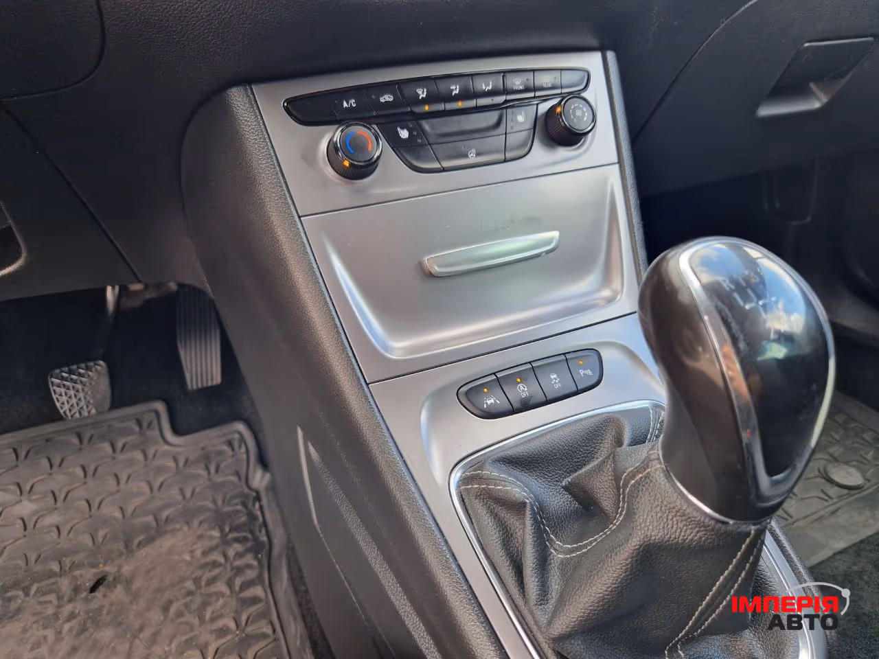 Opel Astra - фото 8