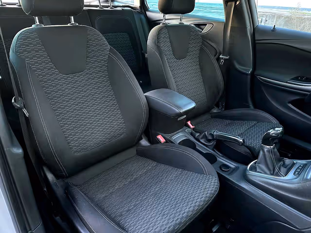 Opel Astra - фото 5