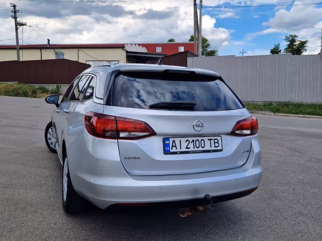Opel Astra - фото 2