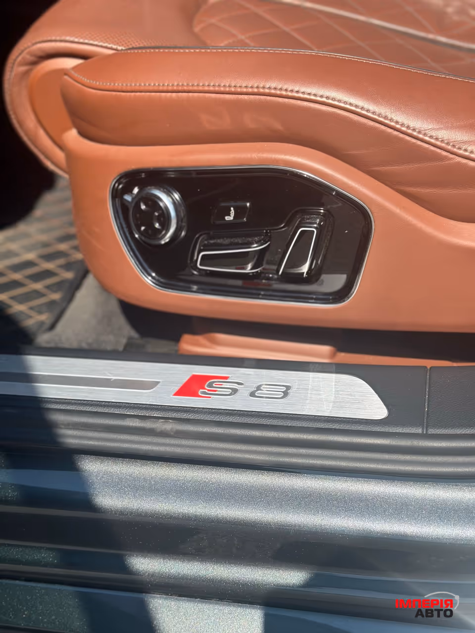 Audi S8 - фото 4