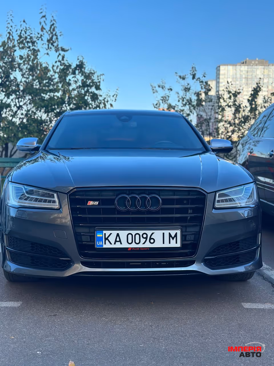 Audi S8 - фото 1