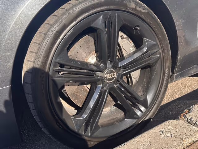 Audi S8 - фото 3