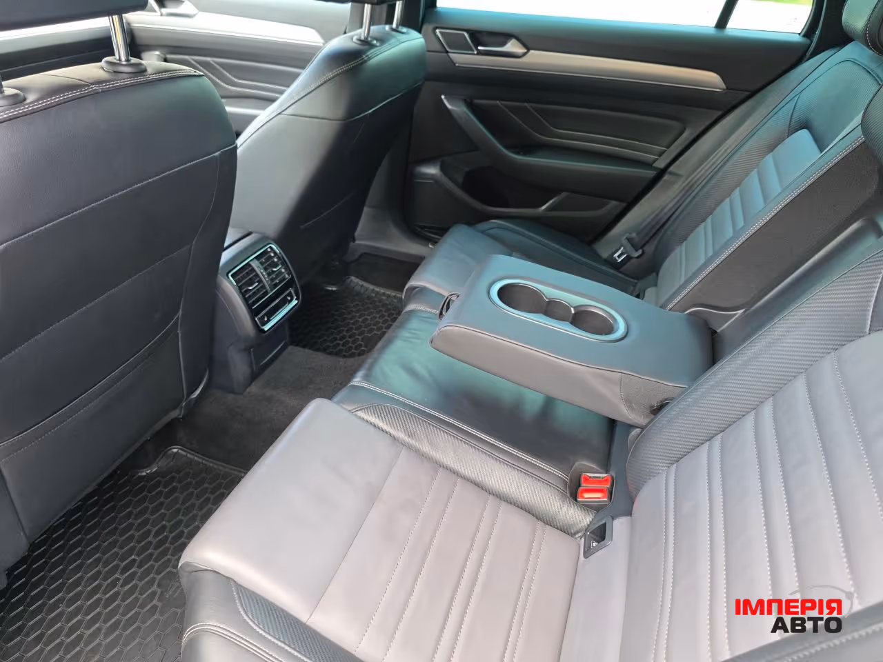 Volkswagen Passat - фото 39