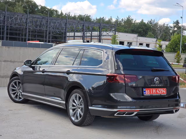 Volkswagen Passat - фото 4