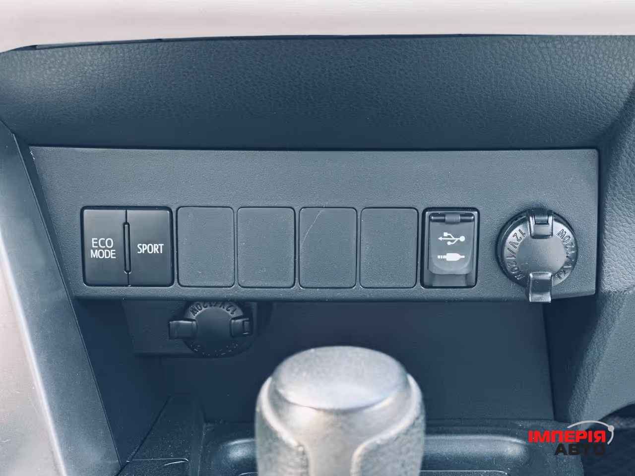 Toyota RAV4 - фото 36