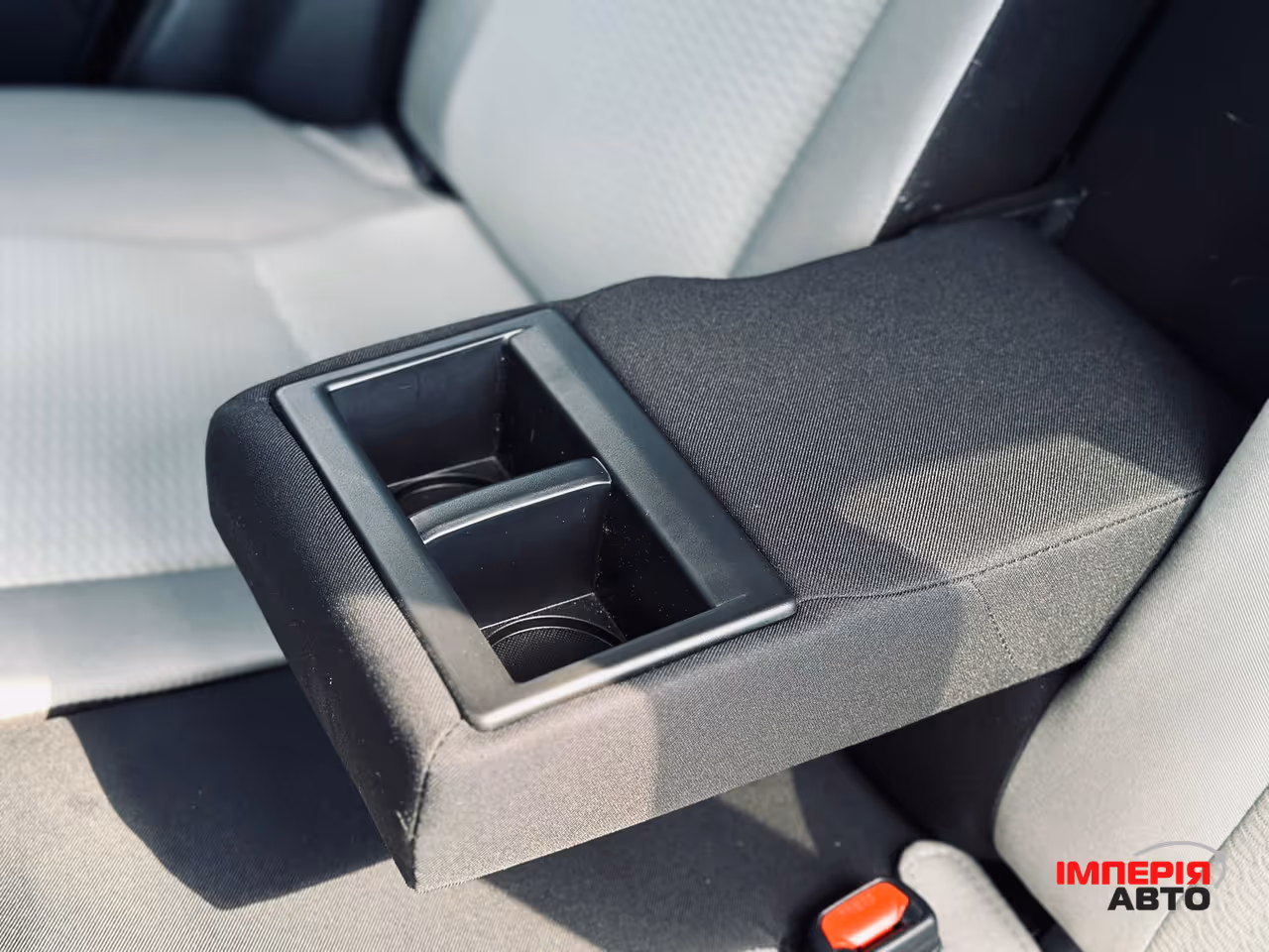 Toyota RAV4 - фото 19