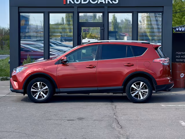 Toyota RAV4 - фото 3