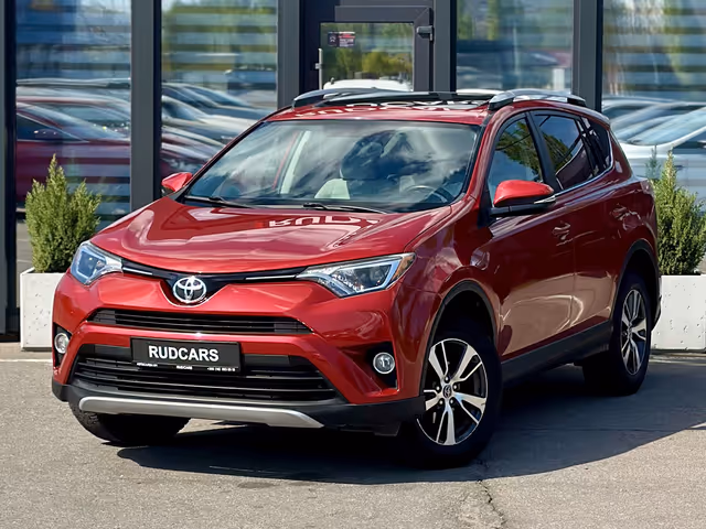 Toyota RAV4 - фото 1