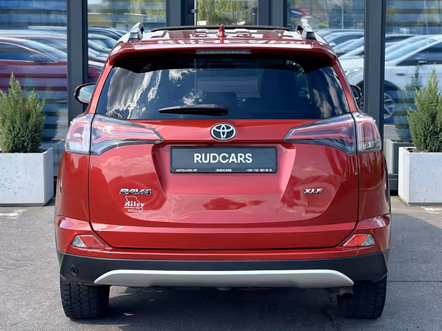 Toyota RAV4 - фото 5