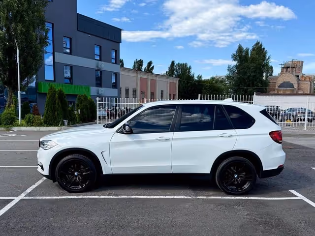 BMW X5 - фото 3