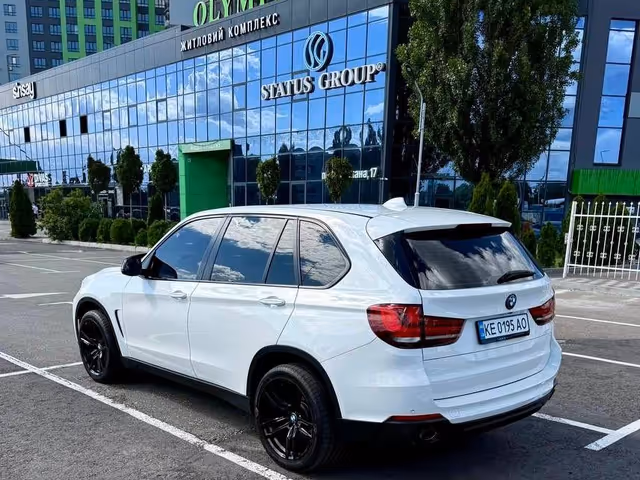 BMW X5 - фото 2