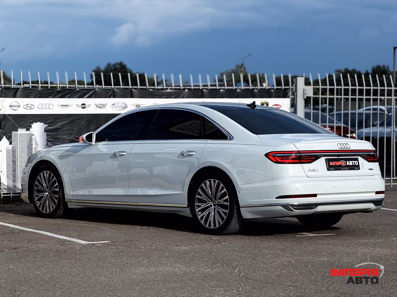 Audi A8 - фото 6