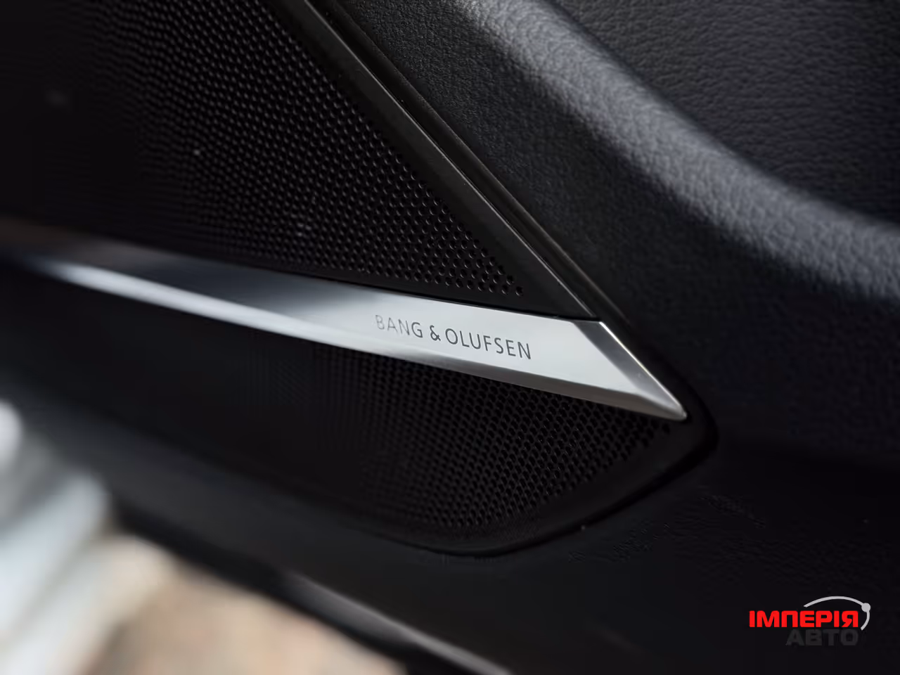 Audi A8 - фото 19