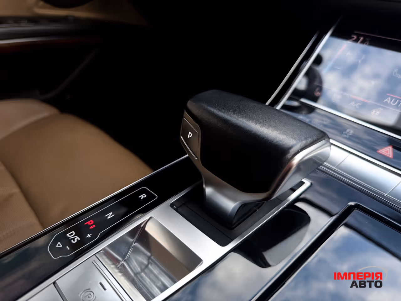 Audi A8 - фото 23