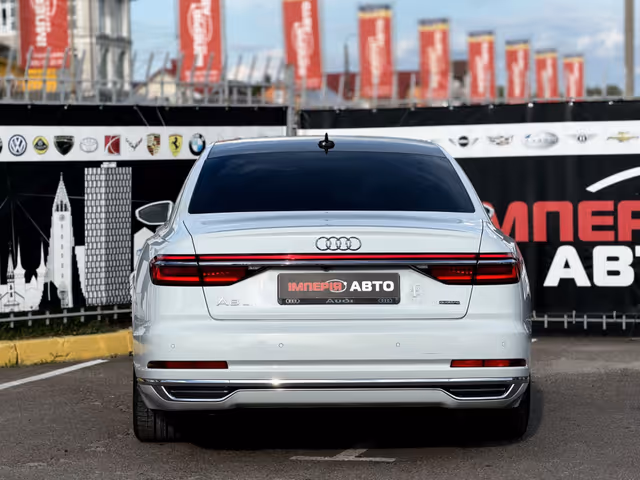 Audi A8 - фото 4
