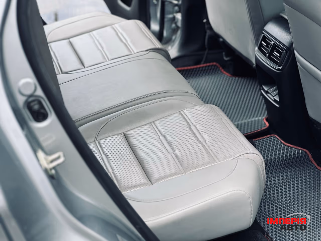 Honda CR-V - фото 8