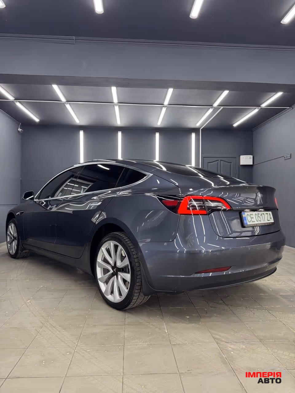 Tesla Model 3 - фото 8