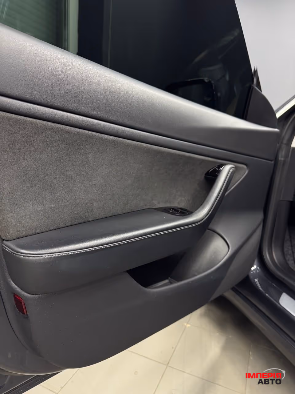 Tesla Model 3 - фото 12
