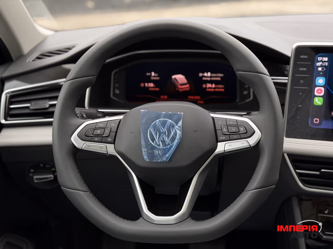 Volkswagen Tiguan - фото 9