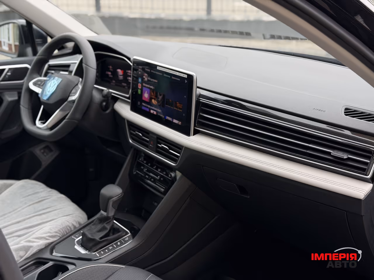 Volkswagen Tiguan - фото 12