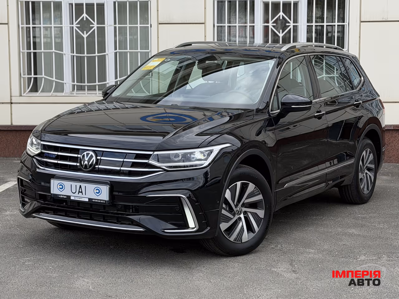 Volkswagen Tiguan - фото 1