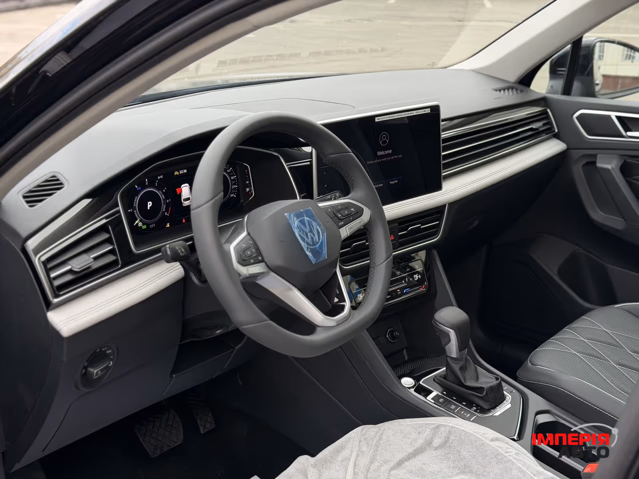 Volkswagen Tiguan - фото 8