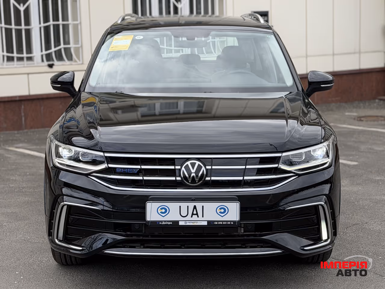Volkswagen Tiguan - фото 2