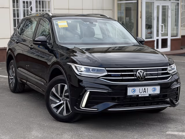 Volkswagen Tiguan - фото 3