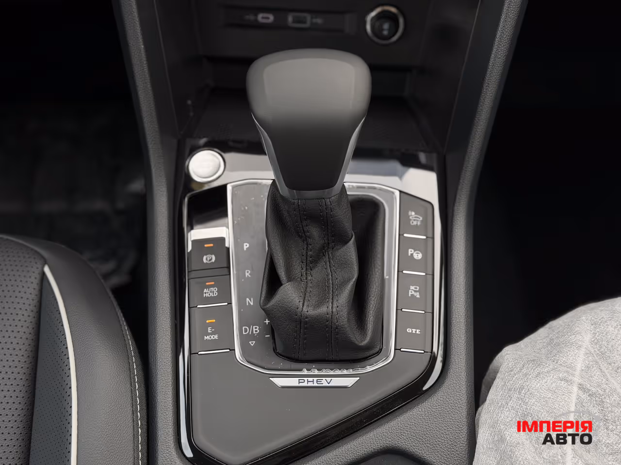 Volkswagen Tiguan - фото 17