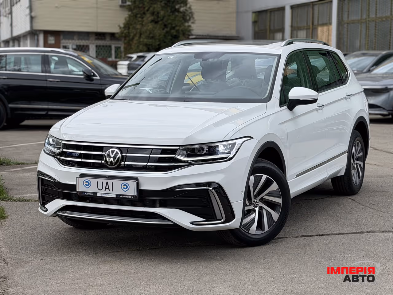 Volkswagen Tiguan - фото 1