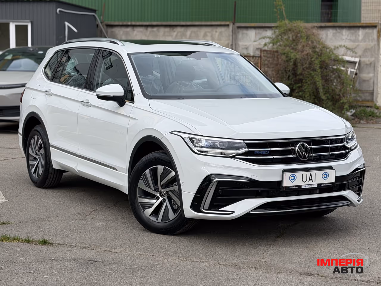 Volkswagen Tiguan - фото 3