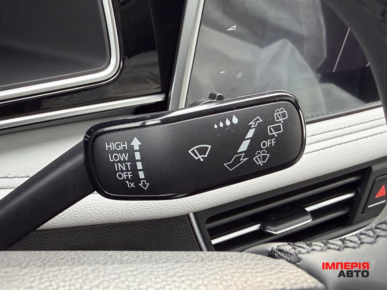 Volkswagen Tiguan - фото 11