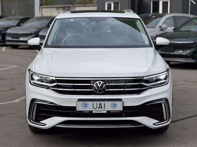 Volkswagen Tiguan - фото 2