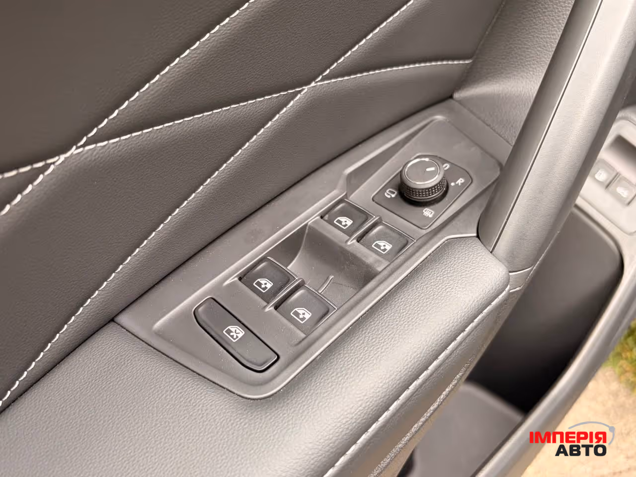 Volkswagen Tiguan - фото 16