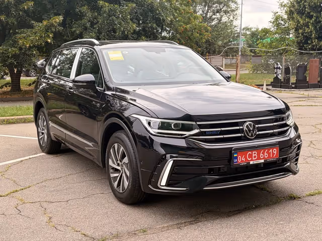 Volkswagen Tiguan - фото 3
