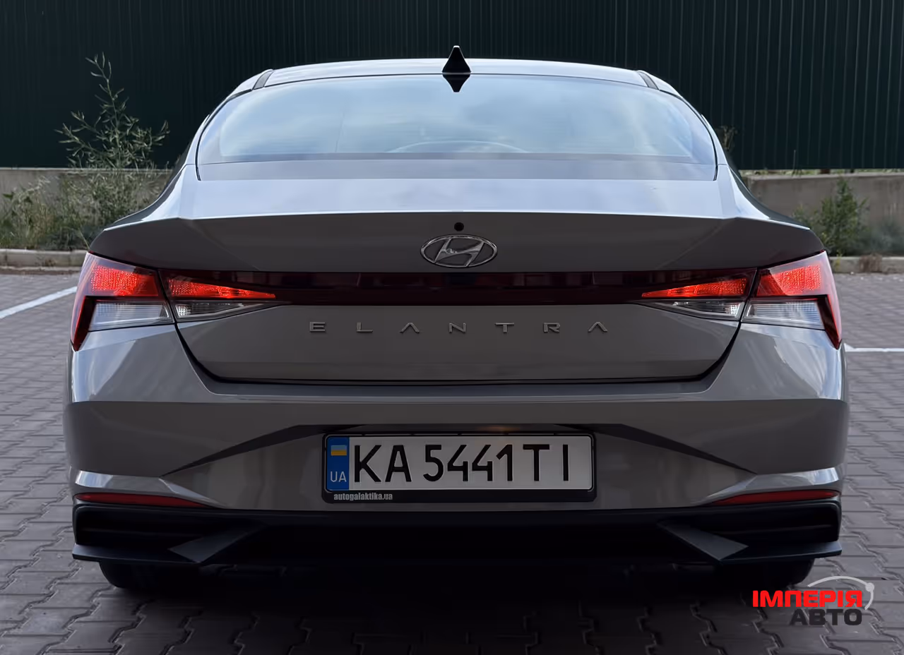 Hyundai Elantra - фото 9